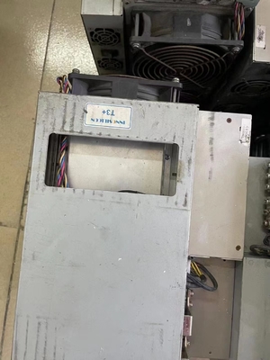 이더넷 네트워크 접속과 PSU 이실린콘 T3+ 프로 67T 3300W